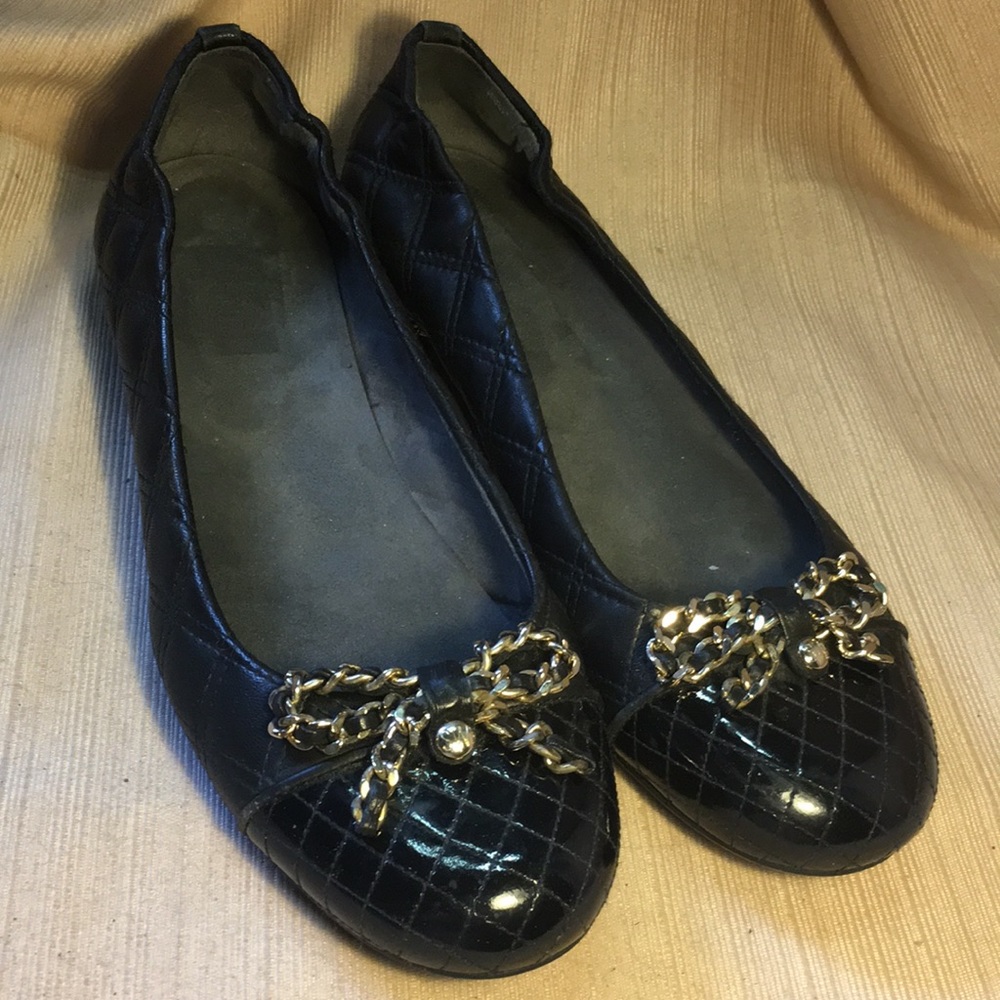 Stuart Weitzman quilted ballet flats, chain